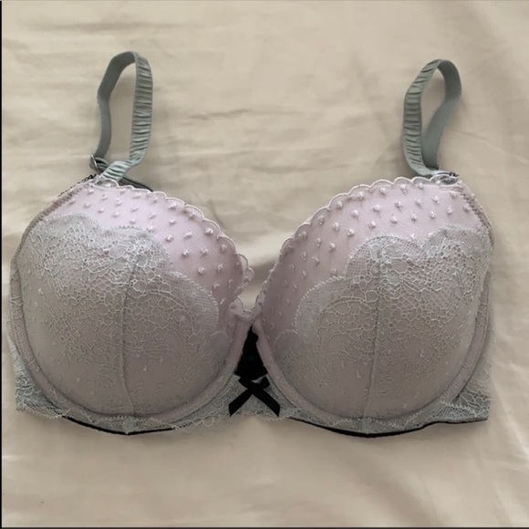 Victoria’s Secret Bra - Picture 1 of 7